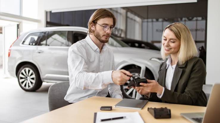 Como funciona o crédito automóvel num stand — passo a passo, sem letras pequenas